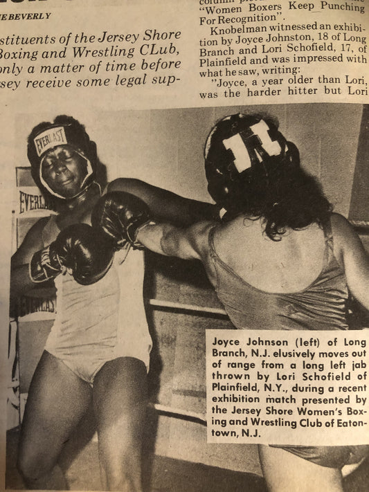 Boxing Illustrated Magazine - February 1976